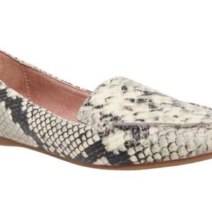 Steve Madden Feather Snake Flats